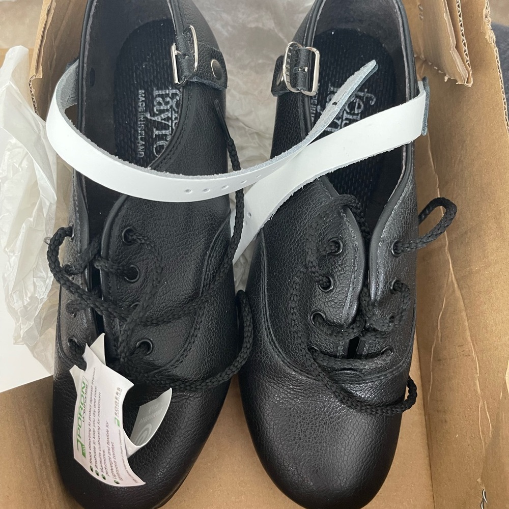 🖤Brand New🖤 Feis Fayre Flexi Pro Size 4 

Never Worn in Box